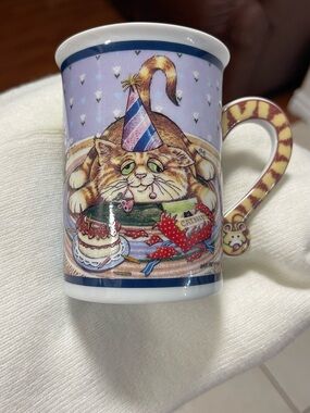 Danbury Mint Purple Cat Party Mug with Yellow-Brown Handle